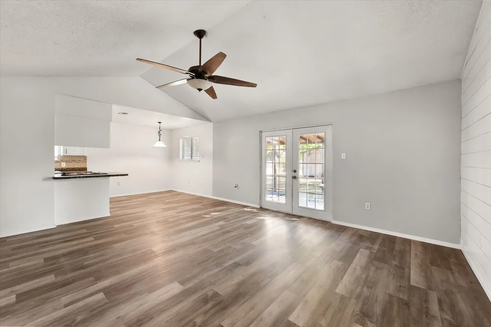 316 NW Summercrest Boulevard Burleson, TX 76028