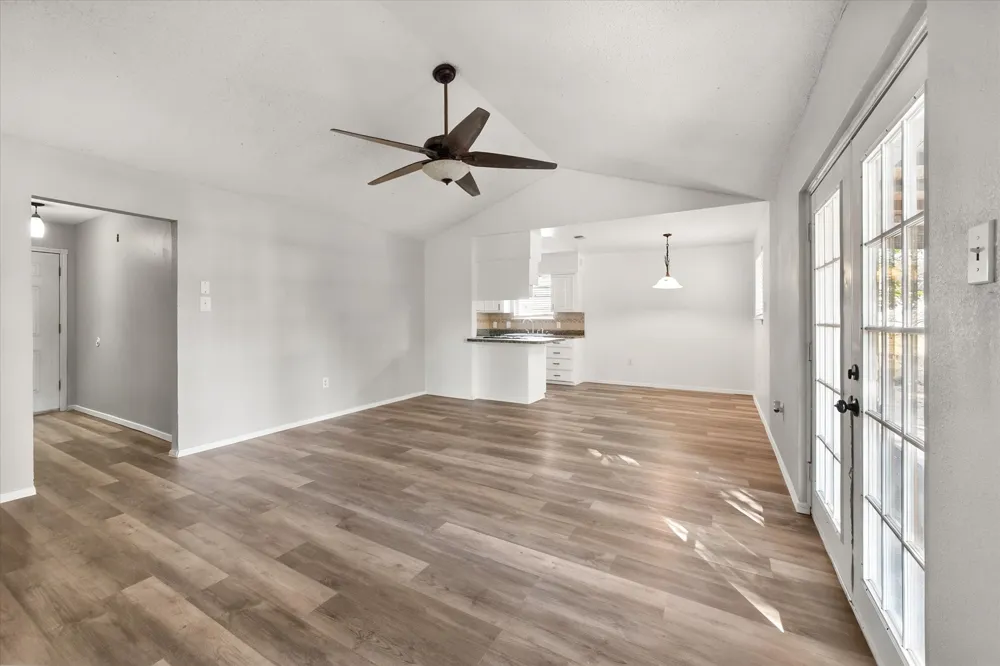 316 NW Summercrest Boulevard Burleson, TX 76028