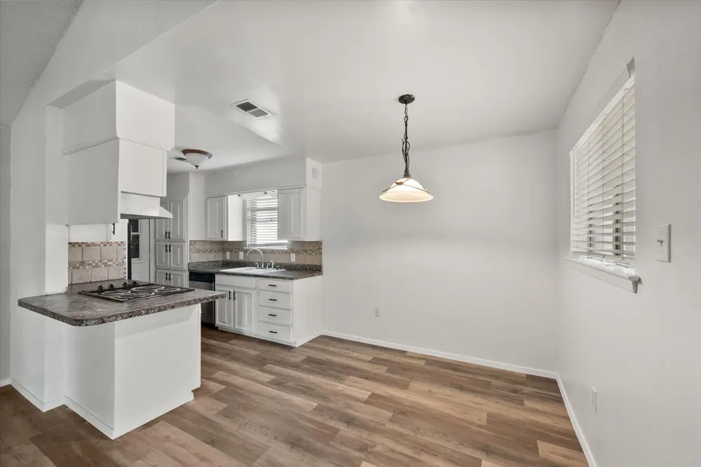 316 NW Summercrest Boulevard Burleson, TX 76028