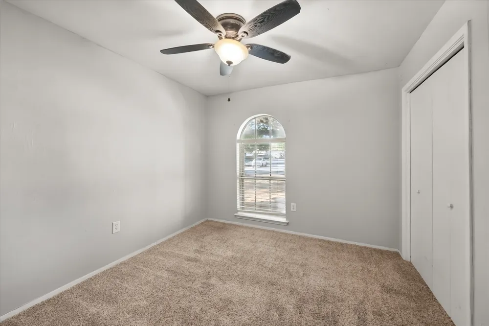 316 NW Summercrest Boulevard Burleson, TX 76028