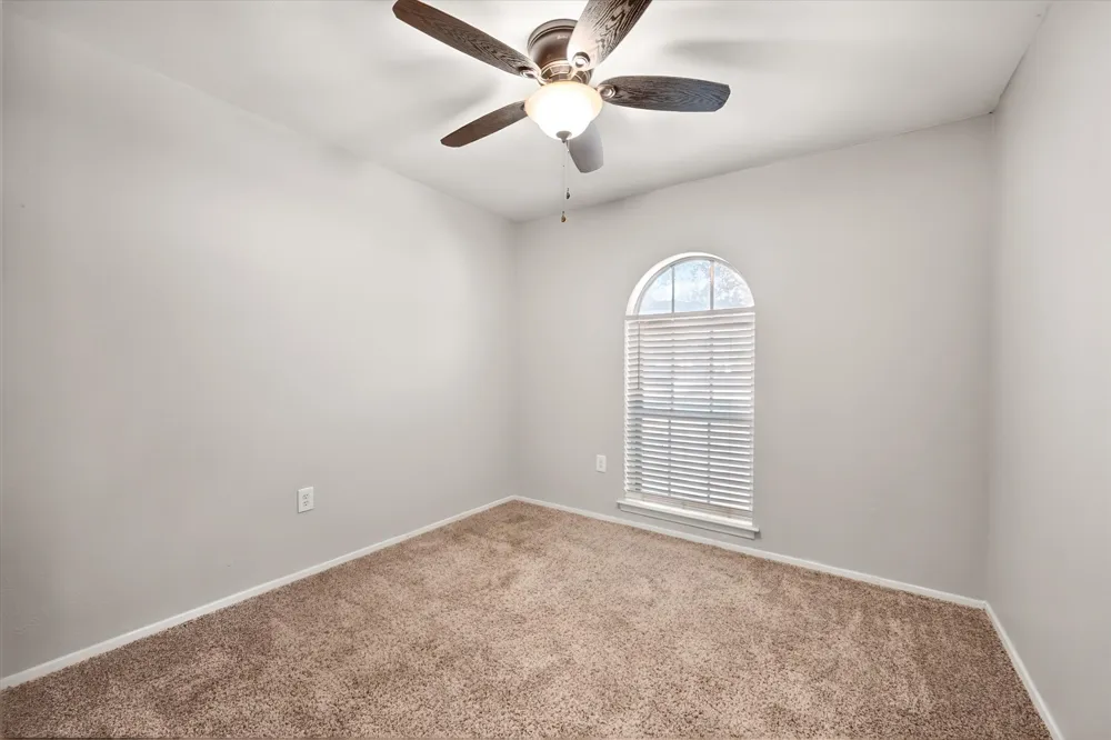 316 NW Summercrest Boulevard Burleson, TX 76028