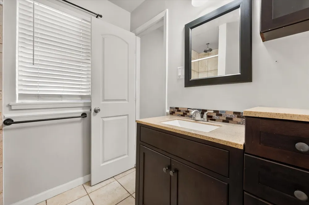 316 NW Summercrest Boulevard Burleson, TX 76028