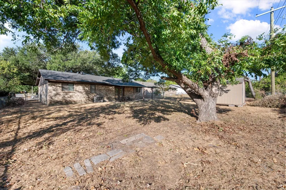 316 NW Summercrest Boulevard Burleson, TX 76028