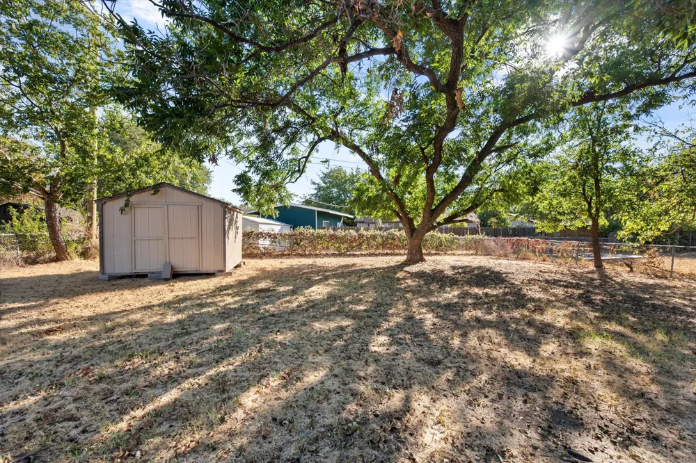 316 NW Summercrest Boulevard Burleson, TX 76028