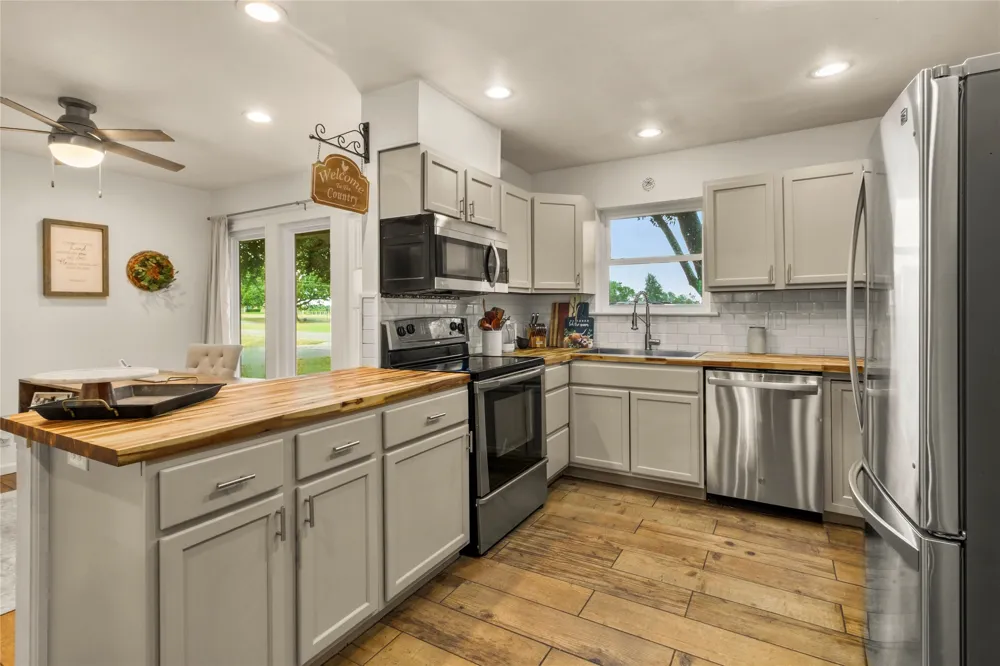 221 Laurel Lane Fairfield, TX 75840