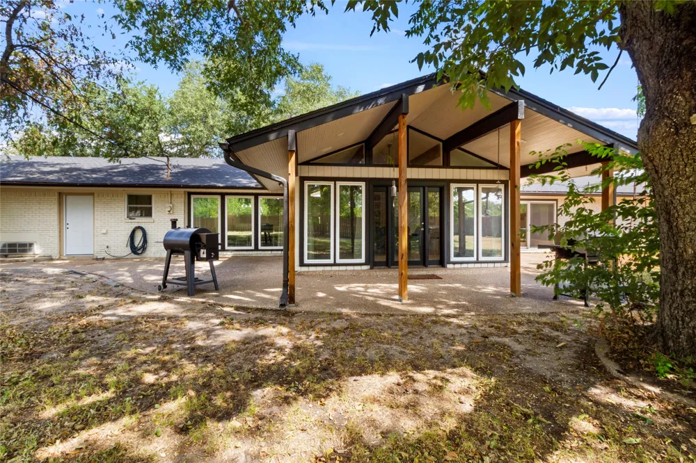 221 Laurel Lane Fairfield, TX 75840