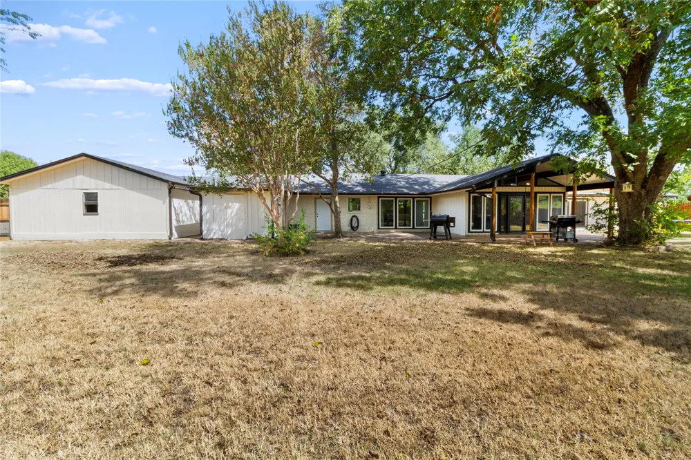221 Laurel Lane Fairfield, TX 75840
