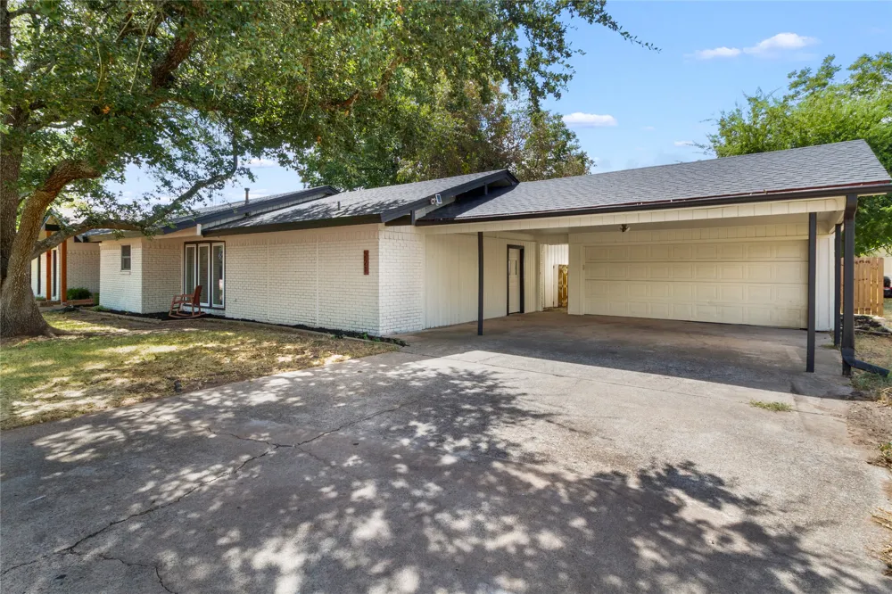 221 Laurel Lane Fairfield, TX 75840