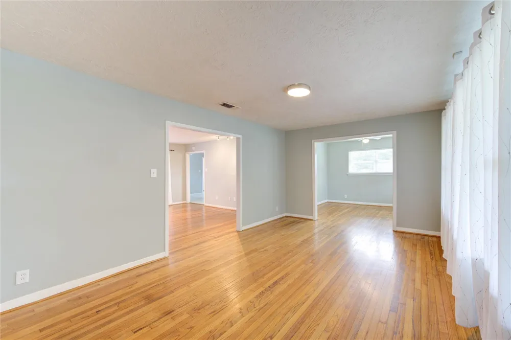 5025 Hazelton Street Houston, TX 77035
