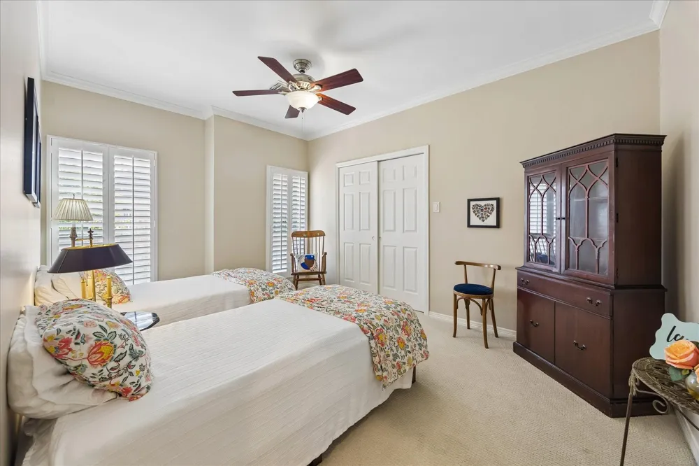 5774 Doliver Drive Houston, TX 77057