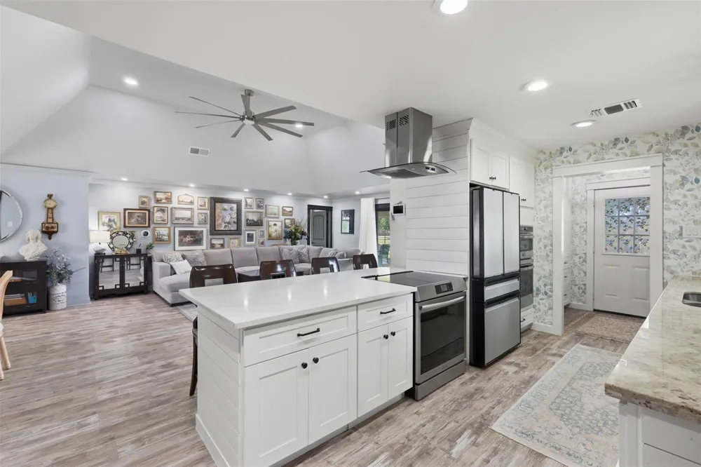 5111 Brookside Road Brookside, TX 77581