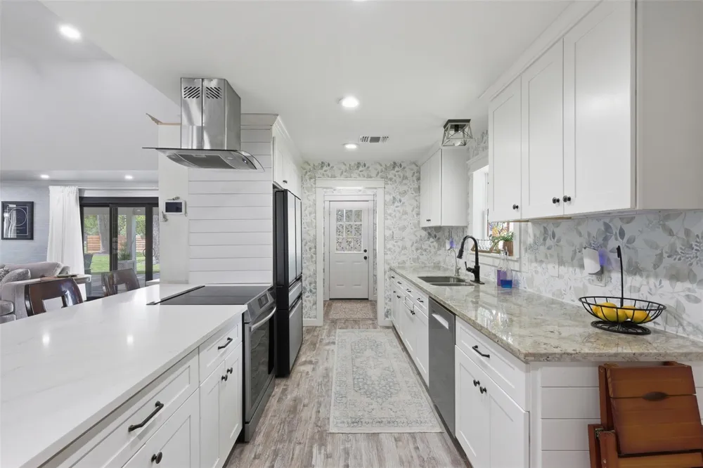 5111 Brookside Road Brookside, TX 77581