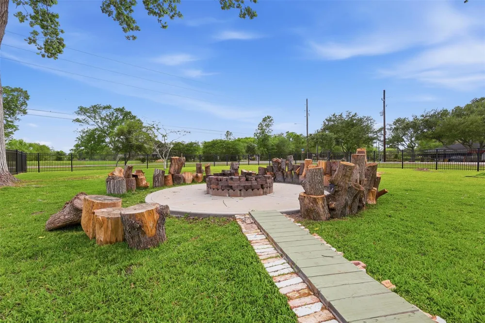 5111 Brookside Road Brookside, TX 77581