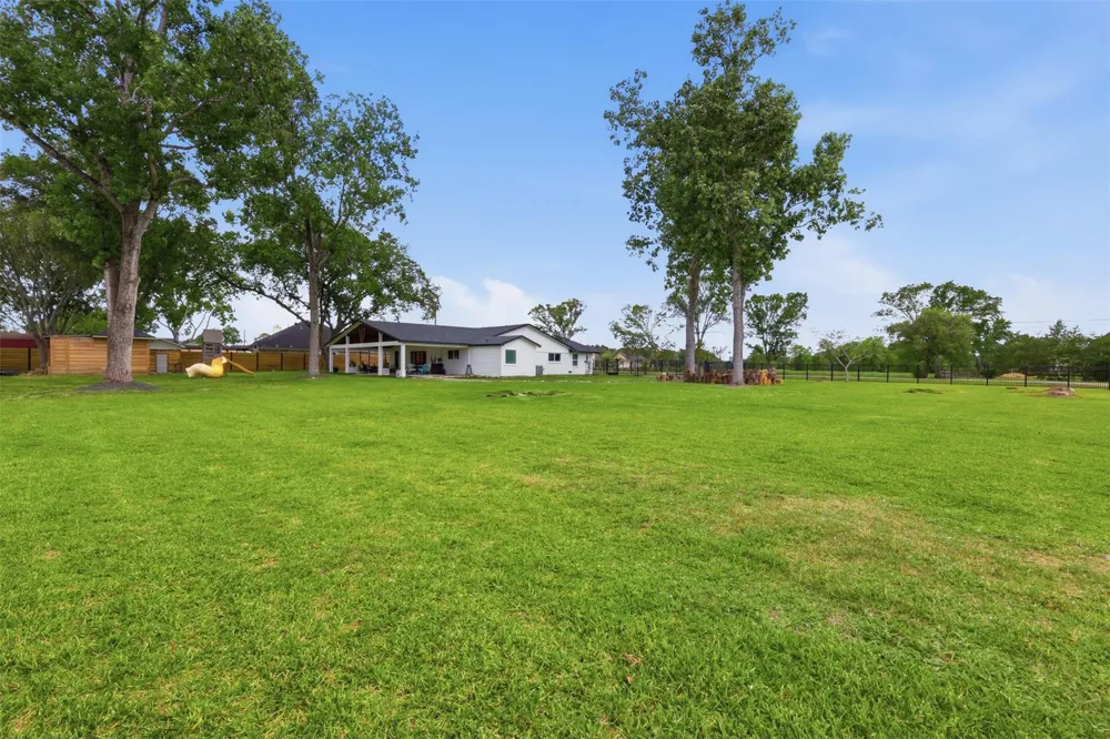 5111 Brookside Road Brookside, TX 77581