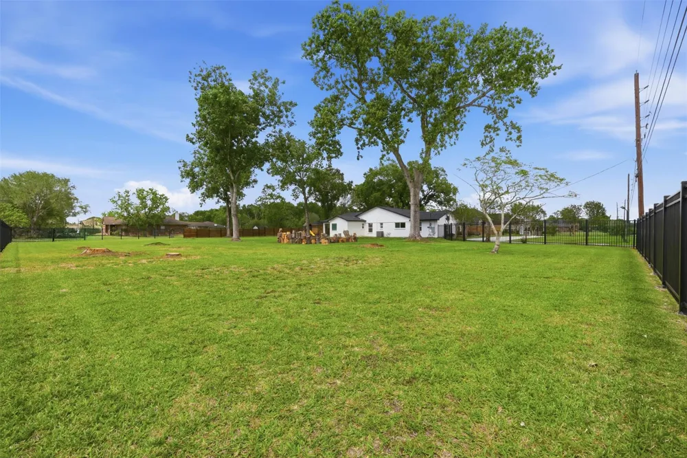 5111 Brookside Road Brookside, TX 77581