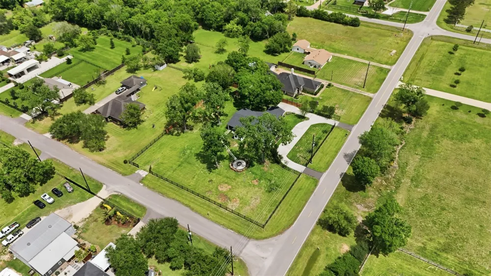 5111 Brookside Road Brookside, TX 77581