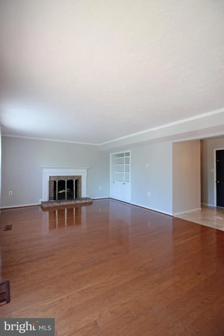 1507 KERSEY LANE Potomac, MD 20854