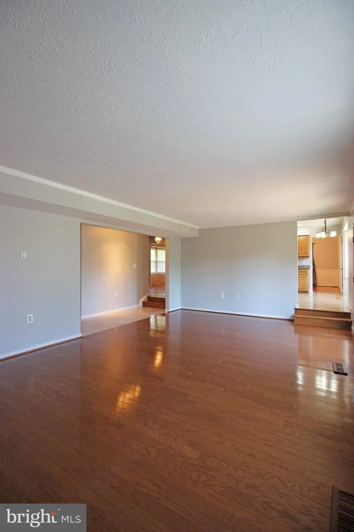 1507 KERSEY LANE Potomac, MD 20854