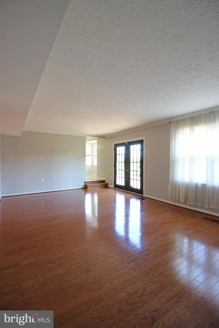 1507 KERSEY LANE Potomac, MD 20854