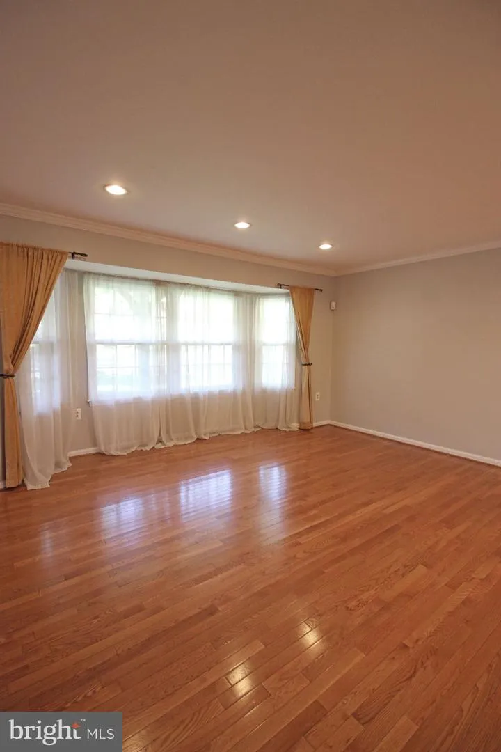1507 KERSEY LANE Potomac, MD 20854
