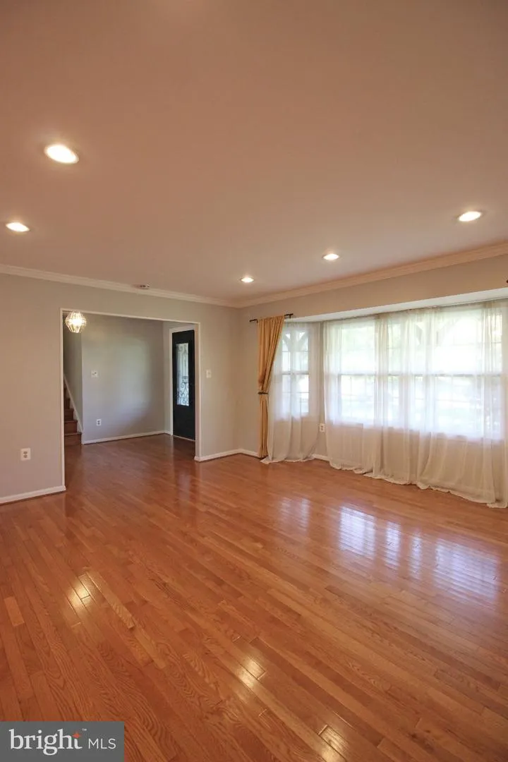 1507 KERSEY LANE Potomac, MD 20854
