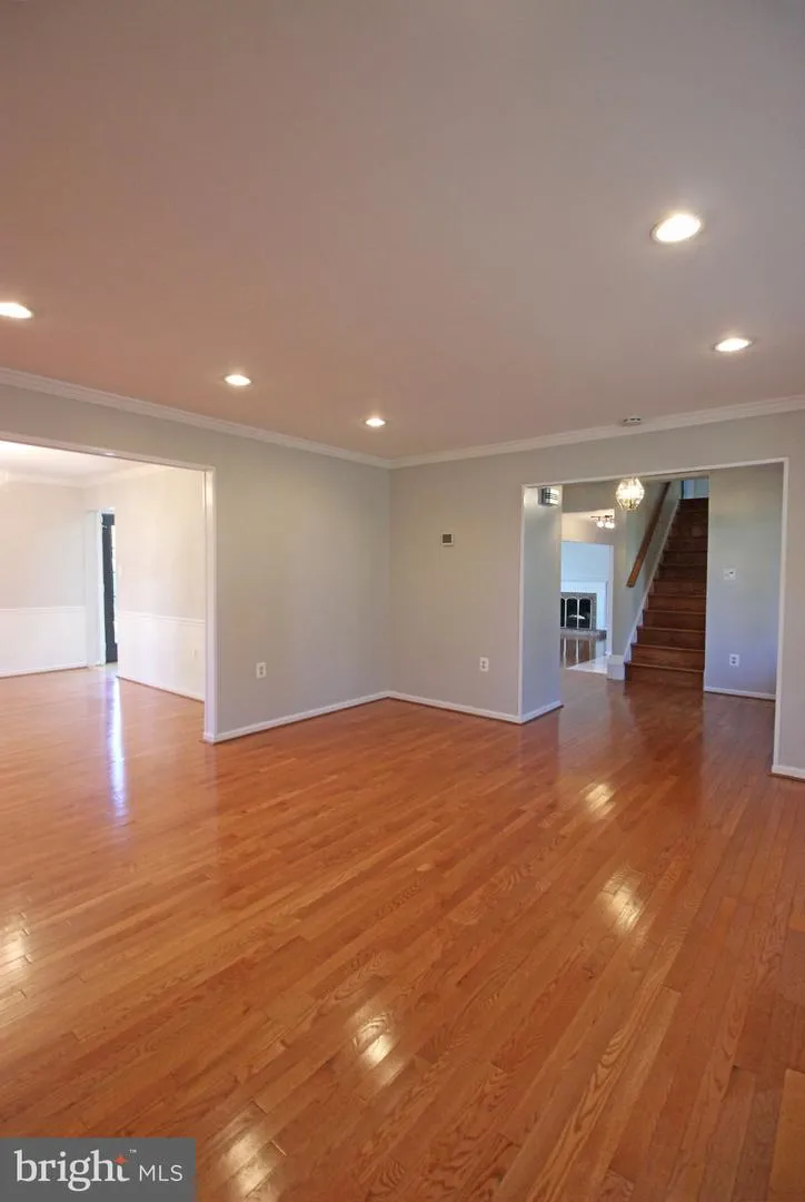 1507 KERSEY LANE Potomac, MD 20854