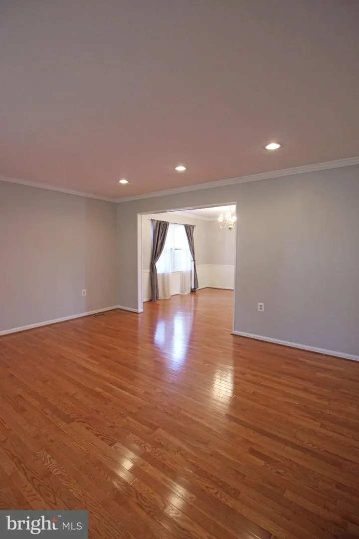 1507 KERSEY LANE Potomac, MD 20854