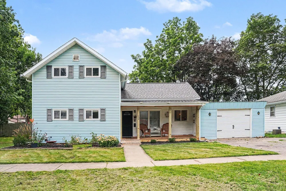 134 S Robinson Street Schoolcraft, MI 49087