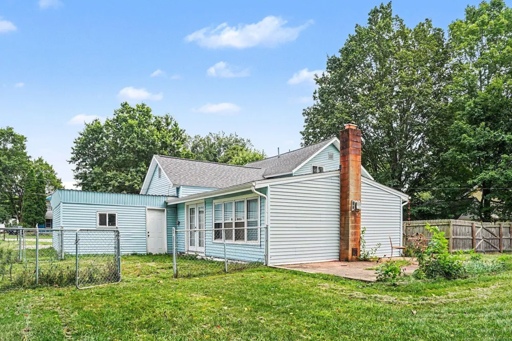 134 S Robinson Street Schoolcraft, MI 49087