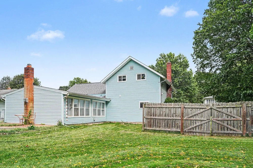 134 S Robinson Street Schoolcraft, MI 49087