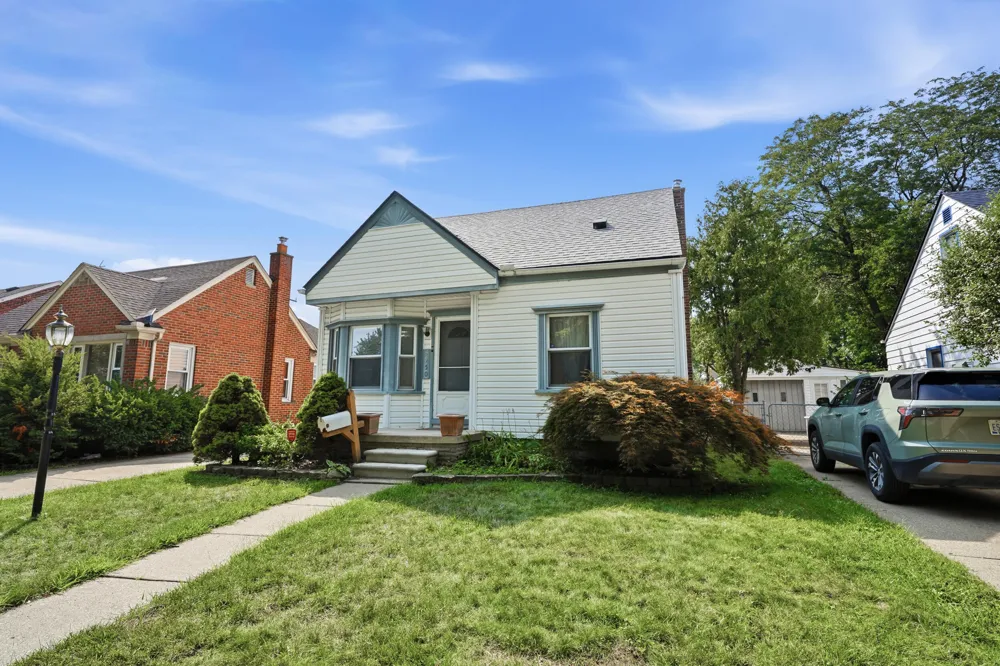 2950 Mckinley Street Dearborn, MI 48124