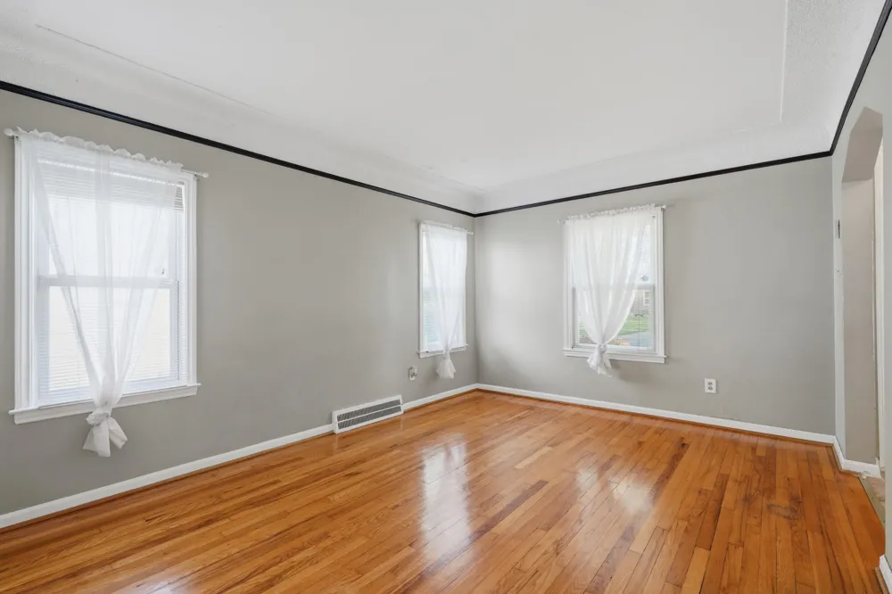 2950 Mckinley Street Dearborn, MI 48124