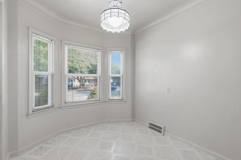 2950 Mckinley Street Dearborn, MI 48124