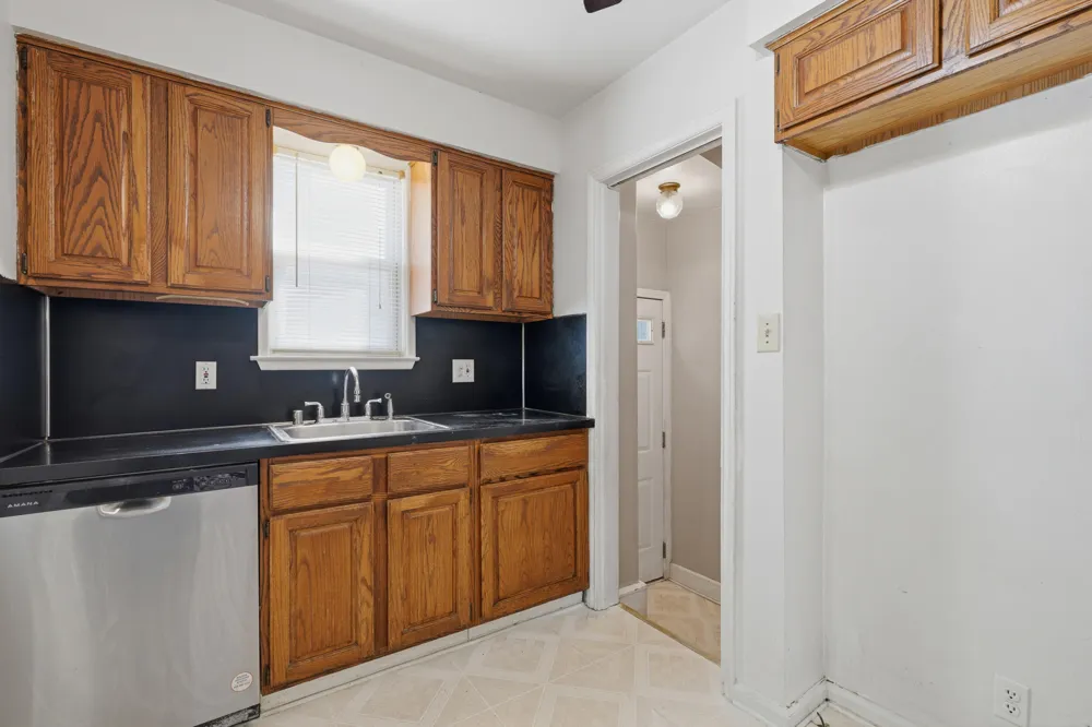 2950 Mckinley Street Dearborn, MI 48124