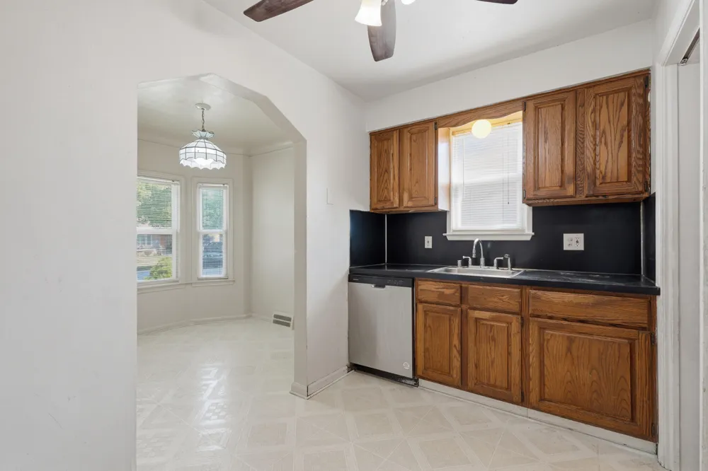 2950 Mckinley Street Dearborn, MI 48124