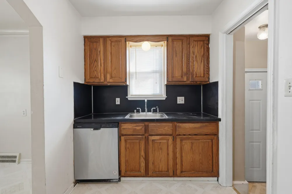 2950 Mckinley Street Dearborn, MI 48124