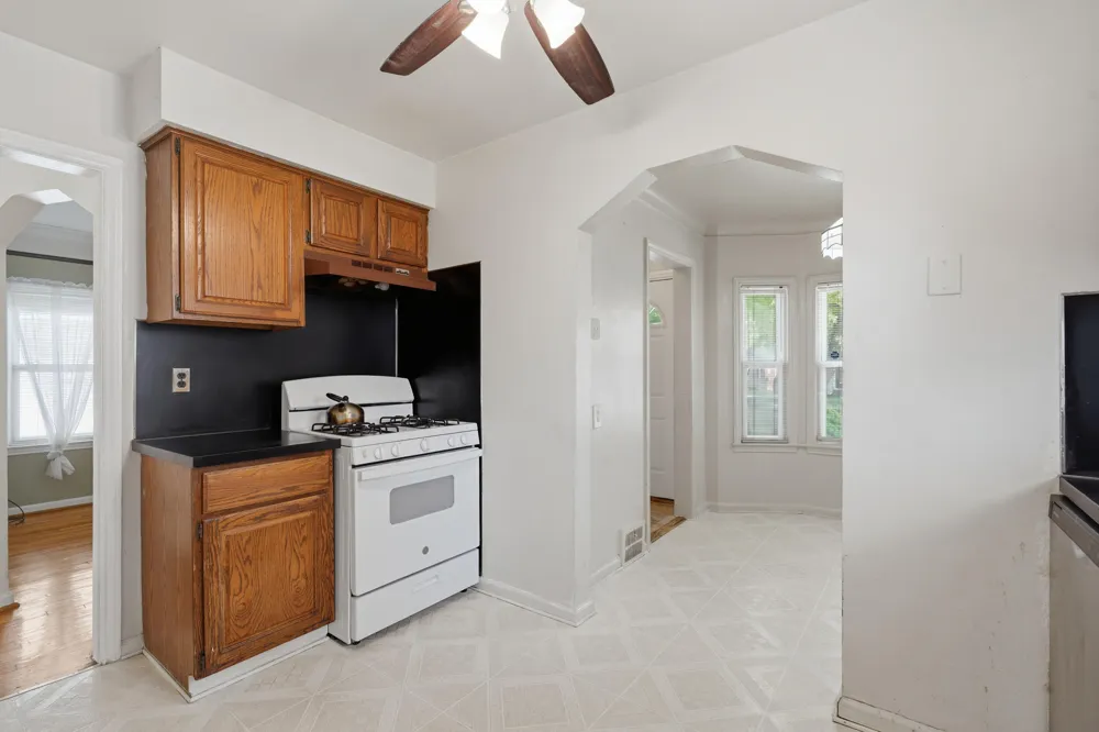2950 Mckinley Street Dearborn, MI 48124