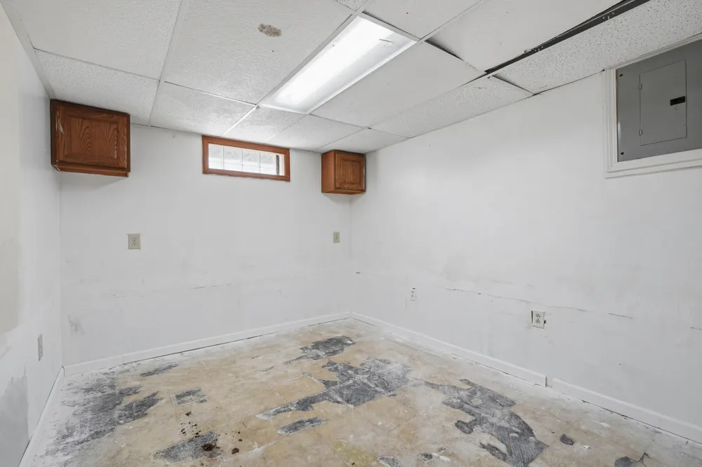 2950 Mckinley Street Dearborn, MI 48124