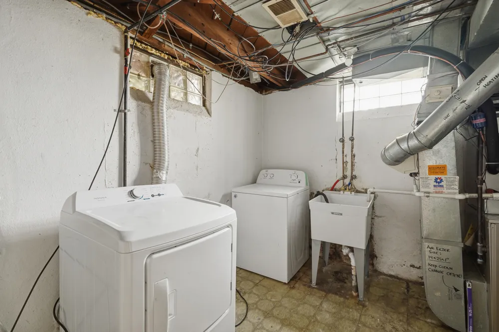 2950 Mckinley Street Dearborn, MI 48124