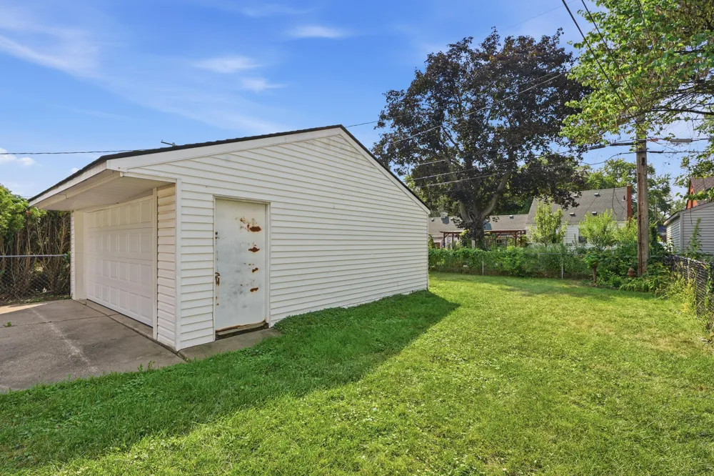 2950 Mckinley Street Dearborn, MI 48124