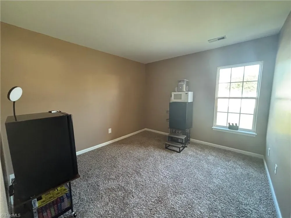 4413 Gray Wolf Way Greensboro, NC 27406