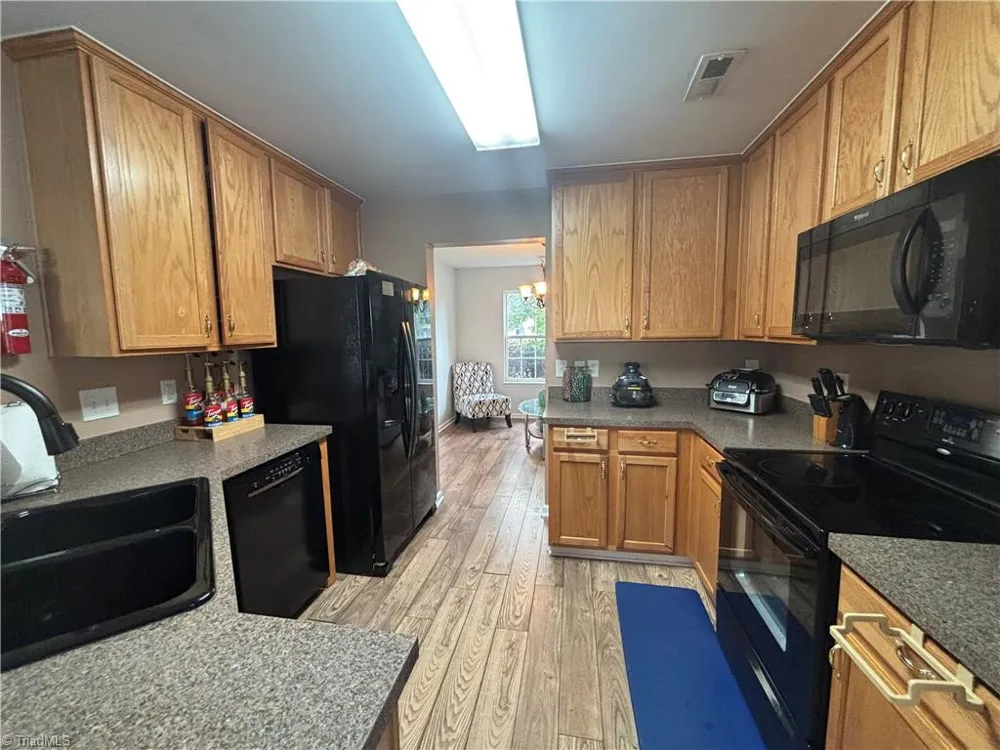 4413 Gray Wolf Way Greensboro, NC 27406