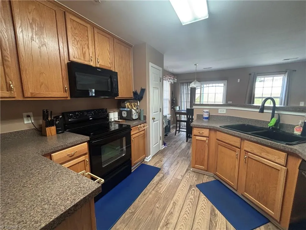 4413 Gray Wolf Way Greensboro, NC 27406