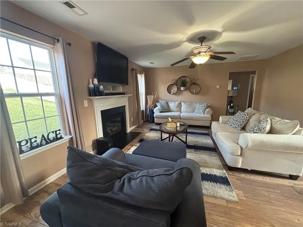 4413 Gray Wolf Way Greensboro, NC 27406
