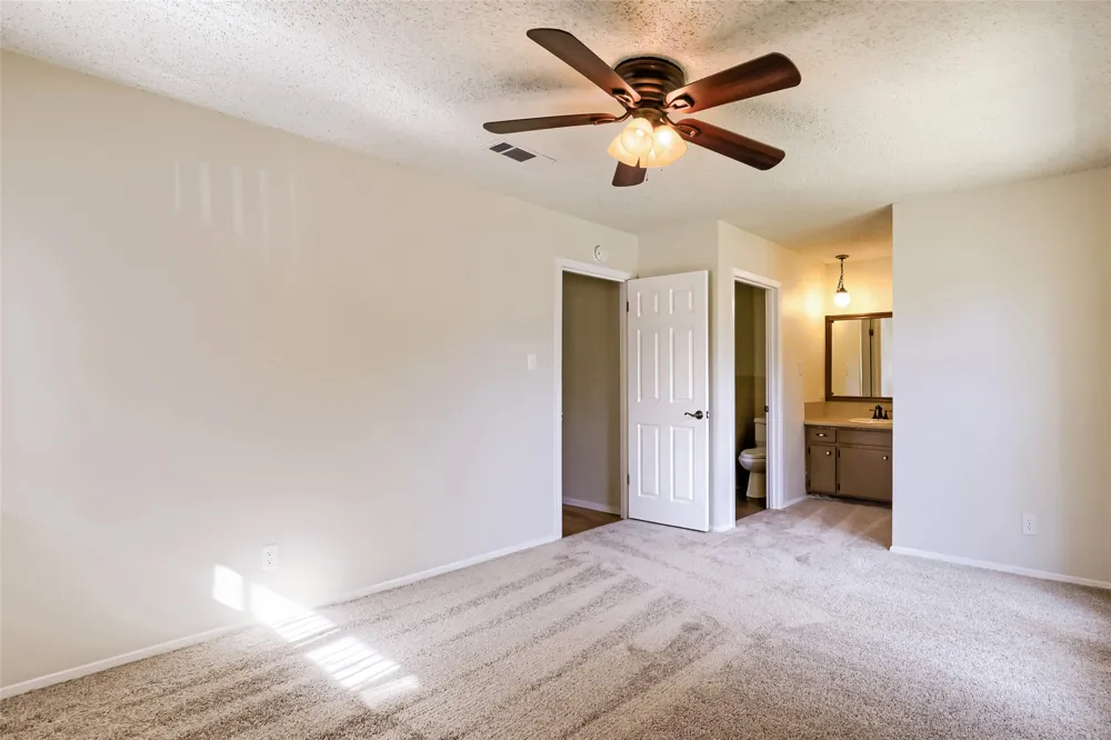 3017 Val Drive Austin, TX 78723