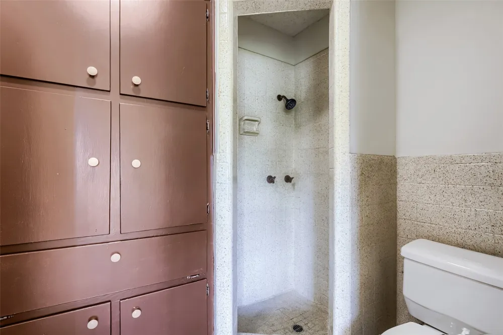 3017 Val Drive Austin, TX 78723