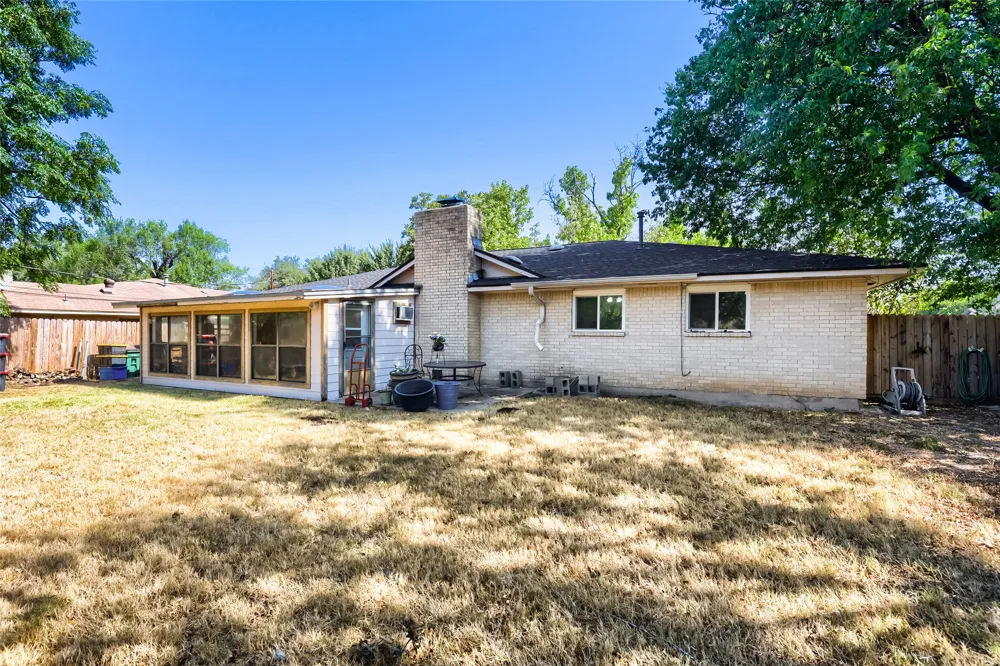 3017 Val Drive Austin, TX 78723
