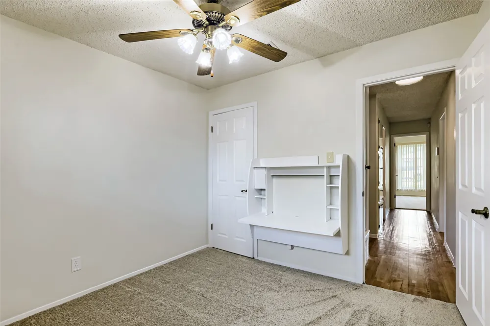 3017 Val Drive Austin, TX 78723