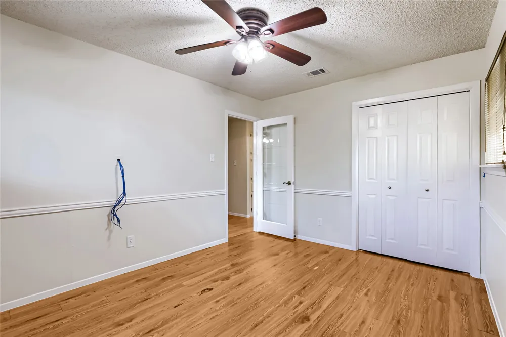 3017 Val Drive Austin, TX 78723