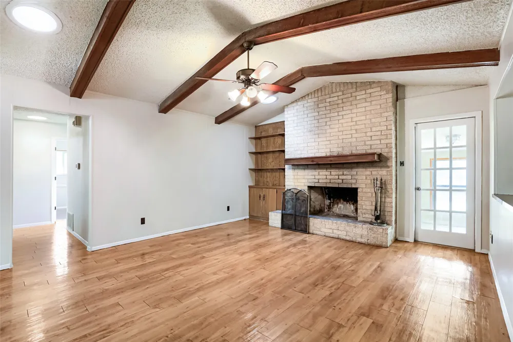 3017 Val Drive Austin, TX 78723